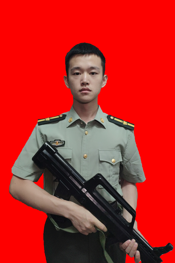 李艺鑫.png